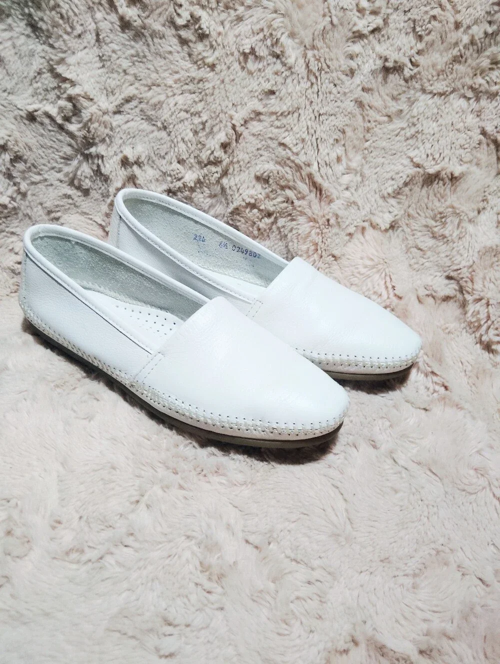 Minnetonka White Leather Slip-On Loafers